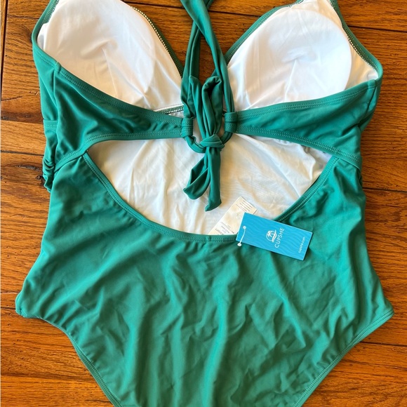 Cupshe emerald Green One Piece Swimsuit - Picture 7 of 8